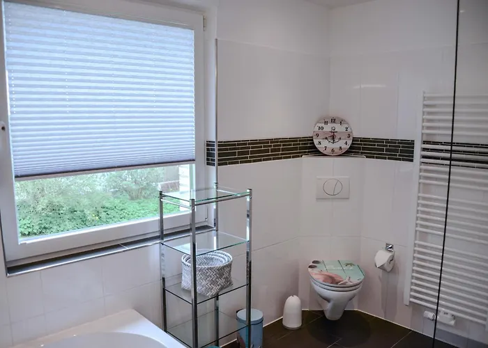 Kleine Bergstrasse 17 *